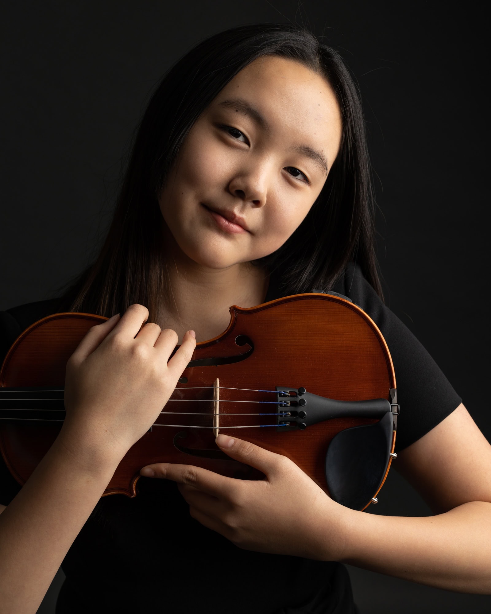 teenage girl with violin portrait photographer Farmington CT