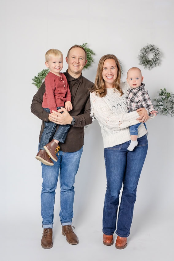 Christmas MINI Sessions in Farmington CT, mini sessions near me, holiday mini sessions, CT mini sessions