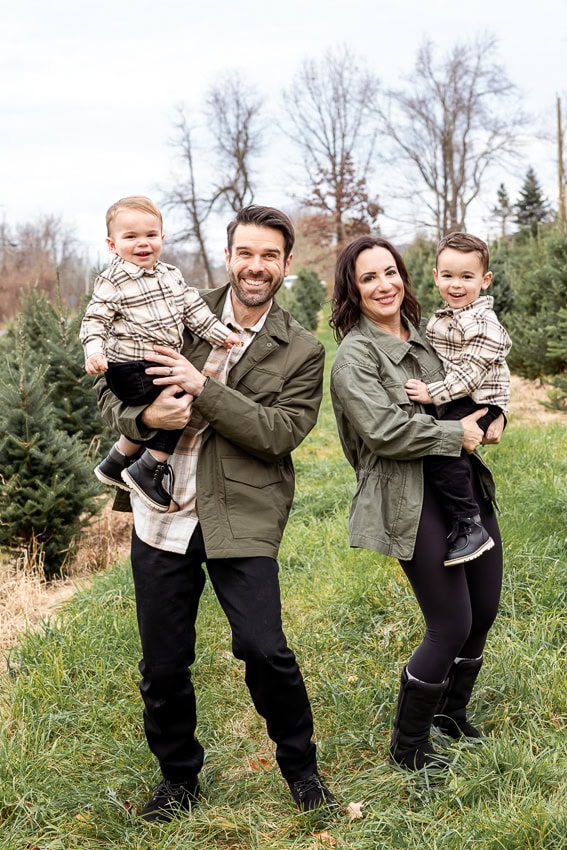 Christmas MINI Sessions in Farmington CT, mini sessions near me, holiday mini sessions, CT mini sessions