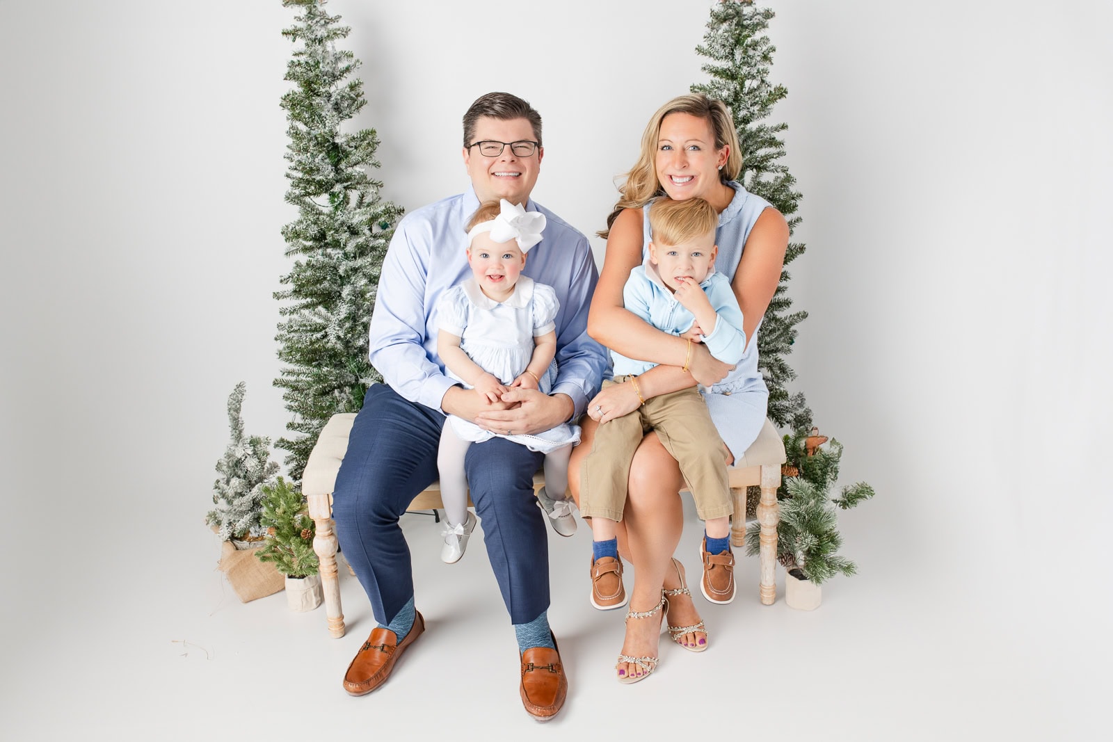 Christmas MINI Sessions in Farmington CT, mini sessions near me, holiday mini sessions, CT mini sessions, studio Christmas mini session, 