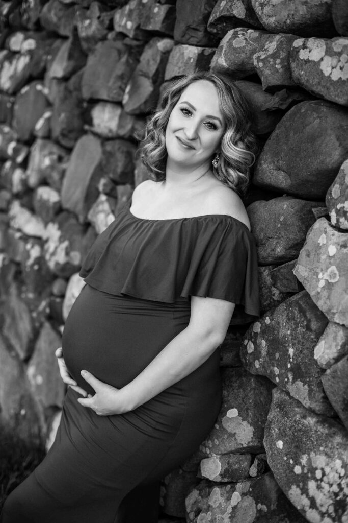 black and white maternity photography, hillstead museum maternity photography