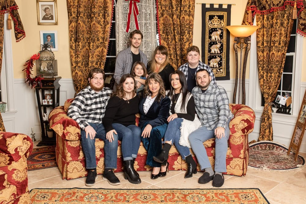 Extended Family photoshoot Litchfield CT, Thanksgiving photoshoot for the whole family, multigenerational photoshoot in Farmington CT, what to wear for a Thanksgiving photoshoot